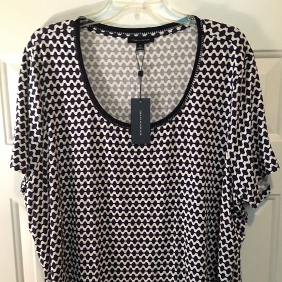 🆕TOMMY HILFIGER CUTE TOP-BLUE & WHITE-NEW & CUTE - Picture 2 of 6